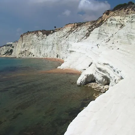Marina Di Vigata Bed & Breakfast 3*